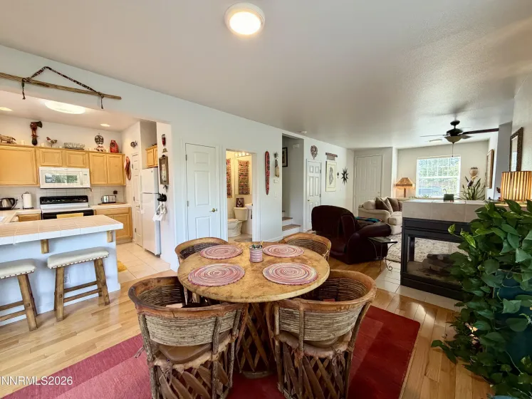 595 Warren, Reno, Nevada 89509, 2 Bedrooms Bedrooms, ,3 BathroomsBathrooms,Residential,Residential,Warren,0,260011399