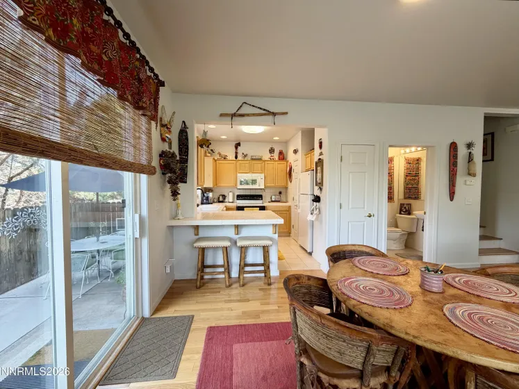 595 Warren, Reno, Nevada 89509, 2 Bedrooms Bedrooms, ,3 BathroomsBathrooms,Residential,Residential,Warren,0,260011399