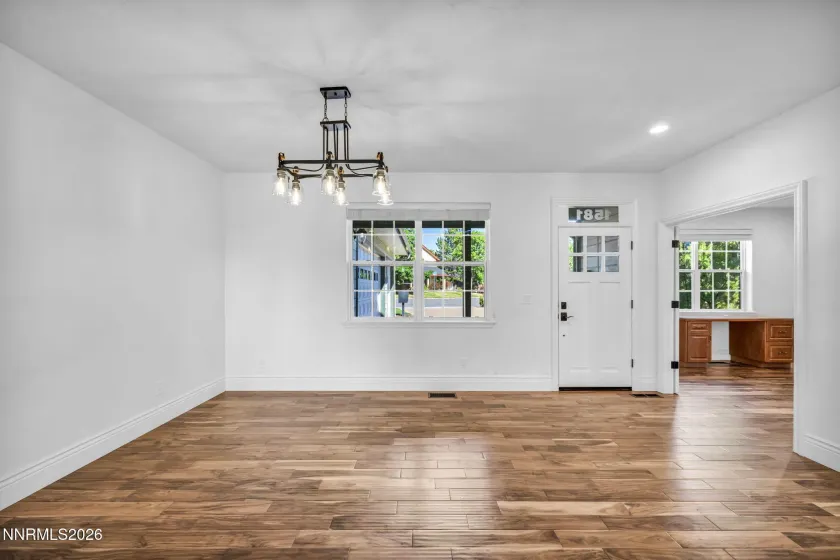 1581 Pinoak, Carson City, Nevada 89703, 4 Bedrooms Bedrooms, ,3 BathroomsBathrooms,Residential,Residential,Pinoak,0,260011405