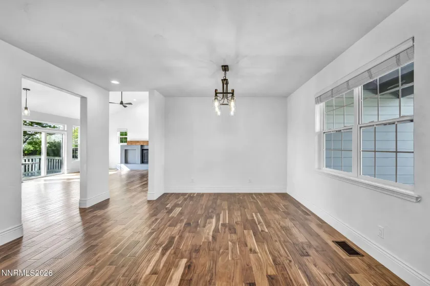 1581 Pinoak, Carson City, Nevada 89703, 4 Bedrooms Bedrooms, ,3 BathroomsBathrooms,Residential,Residential,Pinoak,0,260011405