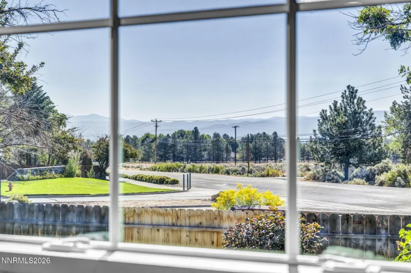 1581 Pinoak, Carson City, Nevada 89703, 4 Bedrooms Bedrooms, ,3 BathroomsBathrooms,Residential,Residential,Pinoak,0,260011405
