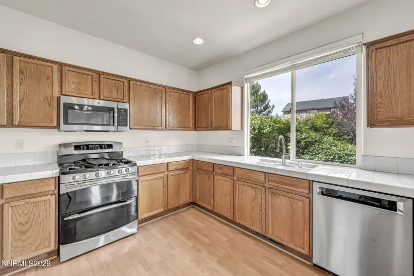 9825 Suncrest, Reno, Nevada 89506, 4 Bedrooms Bedrooms, ,3 BathroomsBathrooms,Residential,Residential,Suncrest,0,260011409