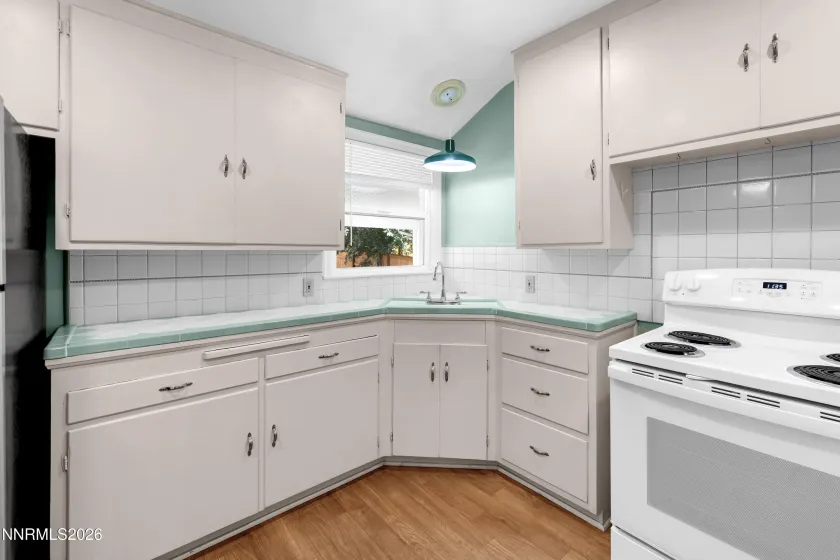 1075 University, Reno, Nevada 89503, 3 Bedrooms Bedrooms, ,1 BathroomBathrooms,Residential,Residential,University,0,260011412