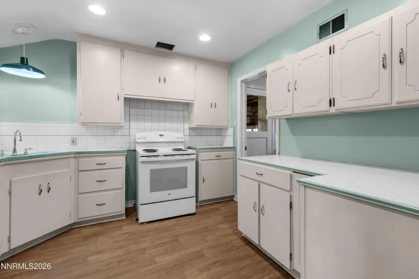 1075 University, Reno, Nevada 89503, 3 Bedrooms Bedrooms, ,1 BathroomBathrooms,Residential,Residential,University,0,260011412