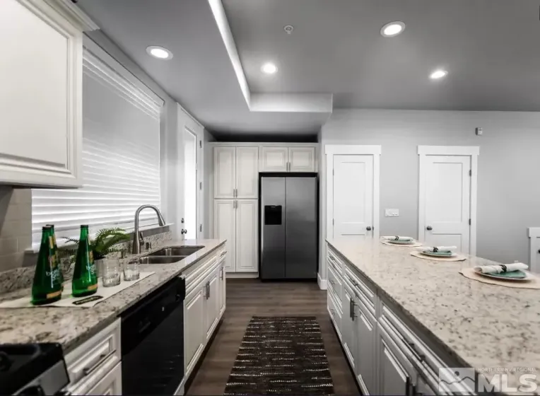710 Bluffs, Reno, Nevada 89523, 2 Bedrooms Bedrooms, ,3 BathroomsBathrooms,Residential Lease,Manufactured,Bluffs,0,260011417