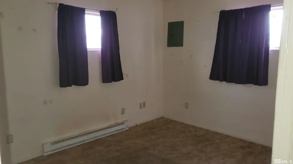 422 C, Hawthorne, Nevada 89415, 4 Bedrooms Bedrooms, ,2 BathroomsBathrooms,Residential Income,Residential,C,0,250001417