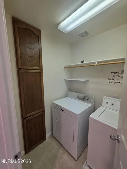 9229 Lone Wolf, Reno, Nevada 89506, 2 Bedrooms Bedrooms, ,2 BathroomsBathrooms,Residential,Residential,Lone Wolf,0,260011438