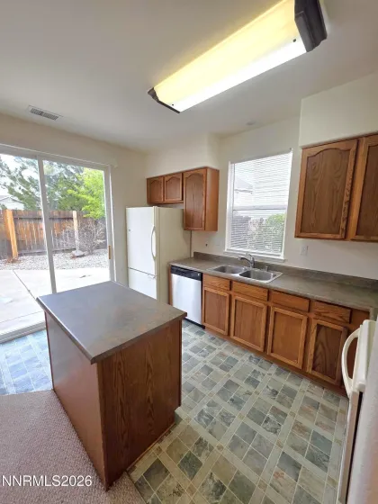 9229 Lone Wolf, Reno, Nevada 89506, 2 Bedrooms Bedrooms, ,2 BathroomsBathrooms,Residential,Residential,Lone Wolf,0,260011438
