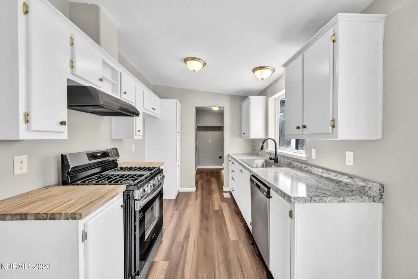 4962 Newport, Reno, Nevada 89506, 3 Bedrooms Bedrooms, ,2 BathroomsBathrooms,Residential,Residential,Newport,0,260011439