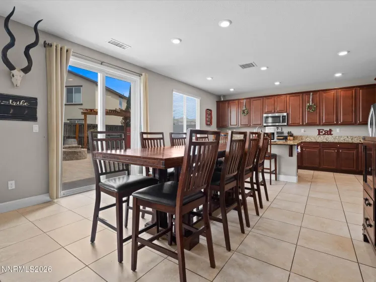 6980 Bannister, Sparks, Nevada 89436, 4 Bedrooms Bedrooms, ,4 BathroomsBathrooms,Residential,Residential,Bannister,0,260011446
