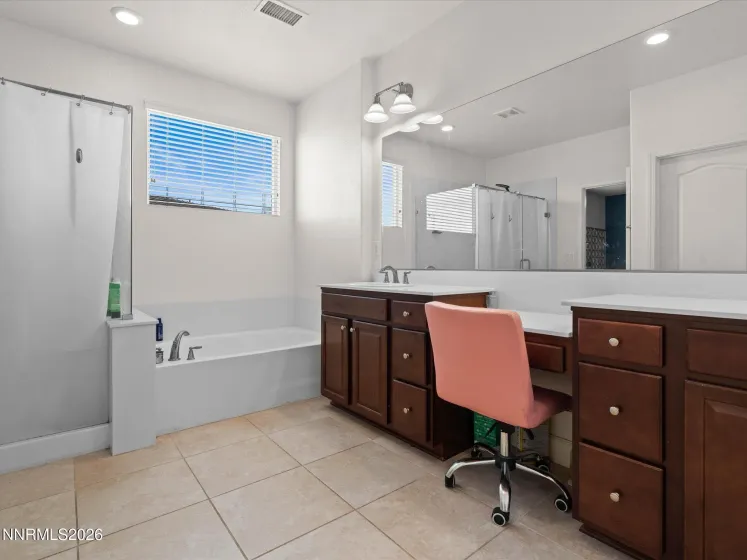 6980 Bannister, Sparks, Nevada 89436, 4 Bedrooms Bedrooms, ,4 BathroomsBathrooms,Residential,Residential,Bannister,0,260011446