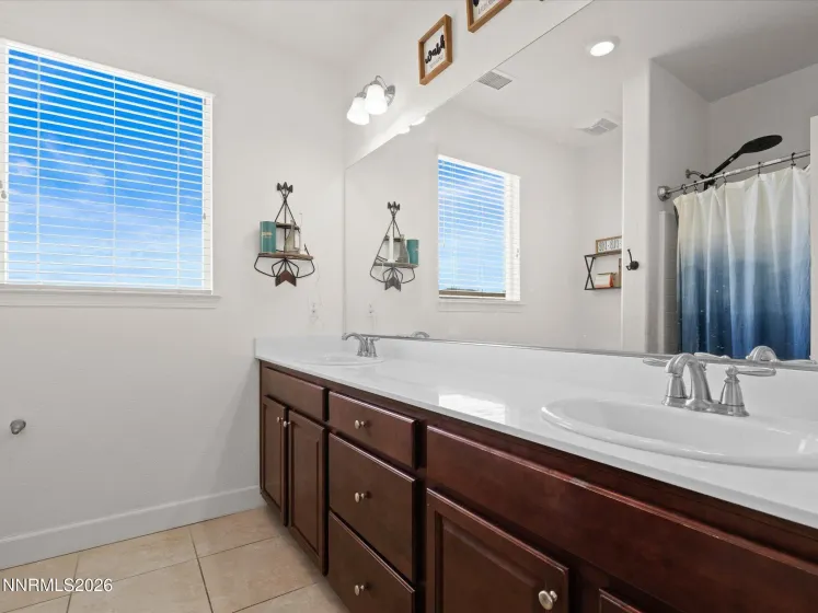 6980 Bannister, Sparks, Nevada 89436, 4 Bedrooms Bedrooms, ,4 BathroomsBathrooms,Residential,Residential,Bannister,0,260011446