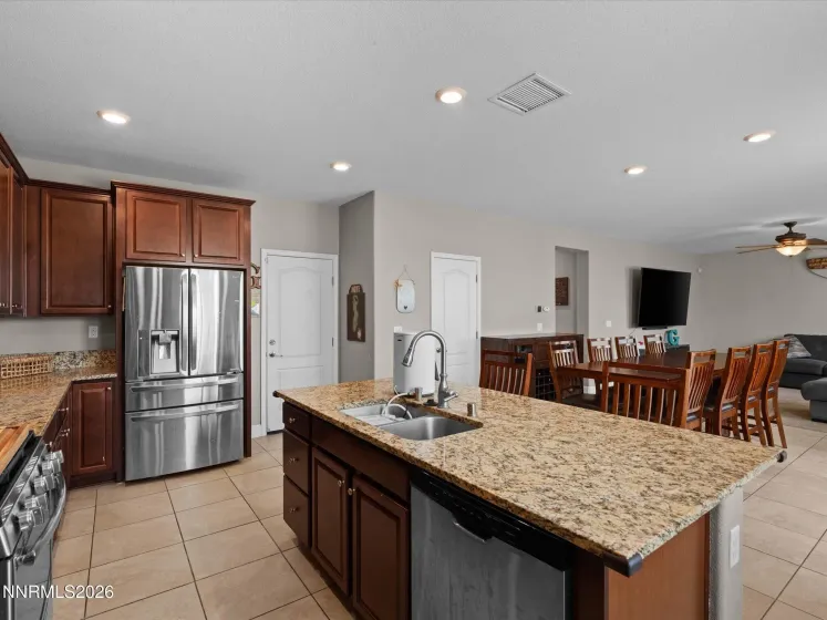 6980 Bannister, Sparks, Nevada 89436, 4 Bedrooms Bedrooms, ,4 BathroomsBathrooms,Residential,Residential,Bannister,0,260011446