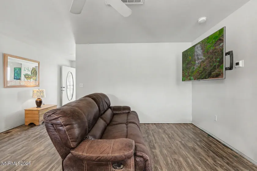 18585 Carson, Fallon, Nevada 89406, 1 Bedroom Bedrooms, ,1 BathroomBathrooms,Residential,Residential,Carson,0,260011453