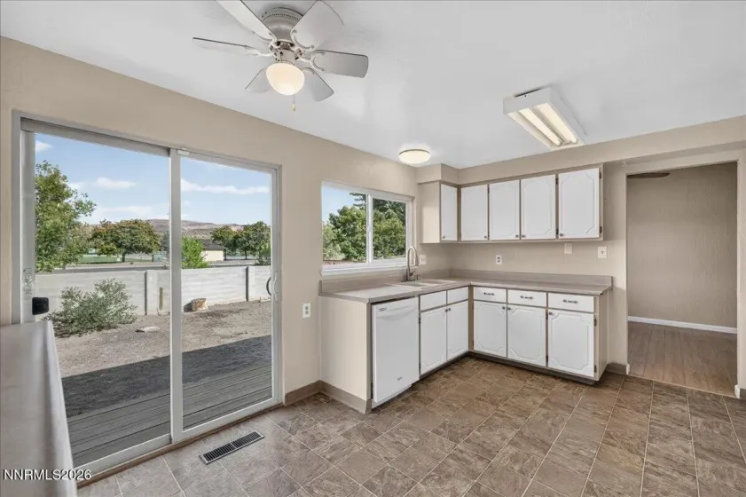 1903 Pinewood, Sparks, Nevada 89434, 4 Bedrooms Bedrooms, ,3 BathroomsBathrooms,Residential,Residential,Pinewood,0,260011471