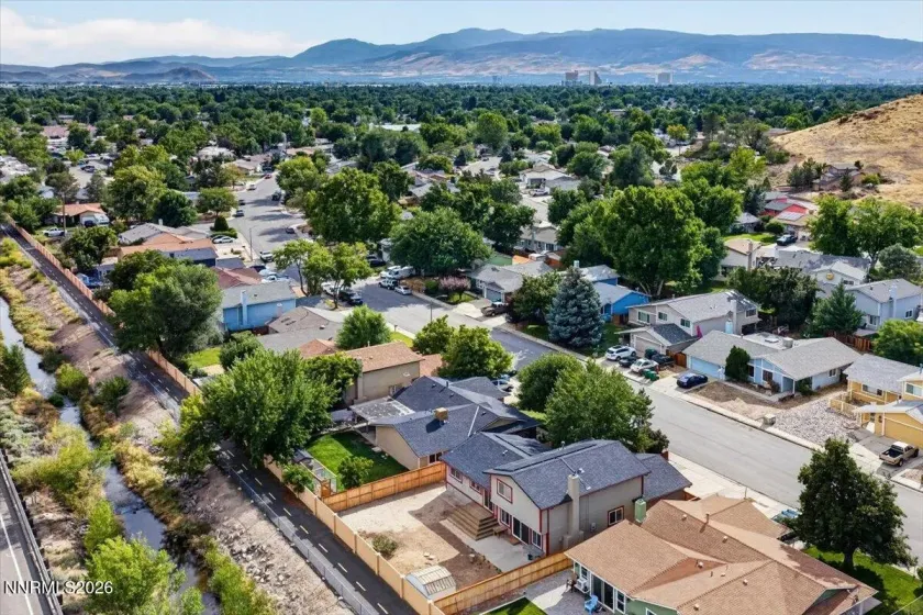 1903 Pinewood, Sparks, Nevada 89434, 4 Bedrooms Bedrooms, ,3 BathroomsBathrooms,Residential,Residential,Pinewood,0,260011471