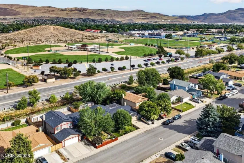 1903 Pinewood, Sparks, Nevada 89434, 4 Bedrooms Bedrooms, ,3 BathroomsBathrooms,Residential,Residential,Pinewood,0,260011471