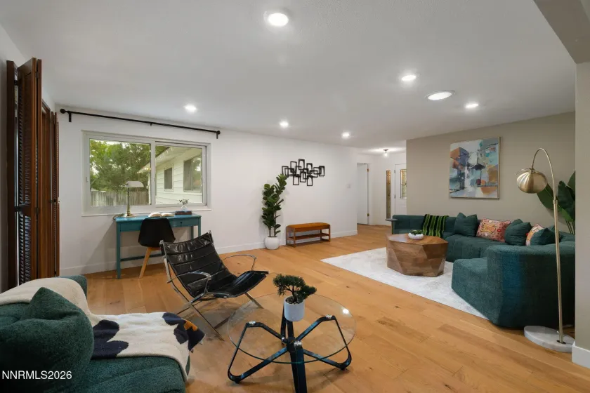 1225 Rowland, Reno, Nevada 89509, 3 Bedrooms Bedrooms, ,2 BathroomsBathrooms,Residential,Residential,Rowland,0,260011472