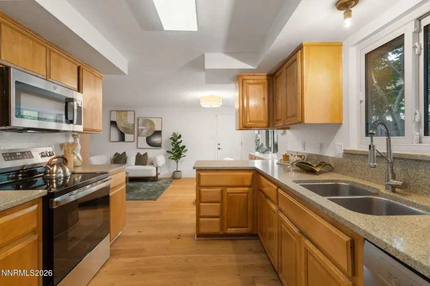1225 Rowland, Reno, Nevada 89509, 3 Bedrooms Bedrooms, ,2 BathroomsBathrooms,Residential,Residential,Rowland,0,260011472