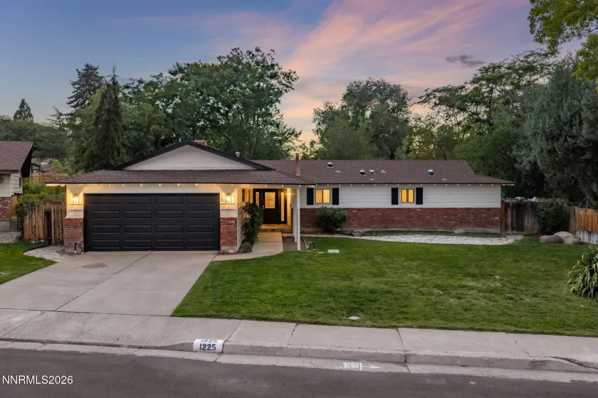 1225 Rowland, Reno, Nevada 89509, 3 Bedrooms Bedrooms, ,2 BathroomsBathrooms,Residential,Residential,Rowland,0,260011472