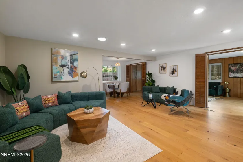 1225 Rowland, Reno, Nevada 89509, 3 Bedrooms Bedrooms, ,2 BathroomsBathrooms,Residential,Residential,Rowland,0,260011472