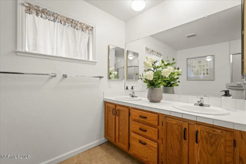 2805 Pinenut, Reno, Nevada 89509, 3 Bedrooms Bedrooms, ,2 BathroomsBathrooms,Residential,Residential,Pinenut,0,260011478