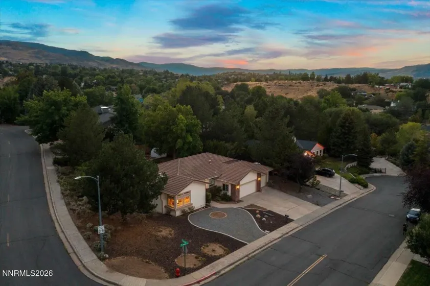 2805 Pinenut, Reno, Nevada 89509, 3 Bedrooms Bedrooms, ,2 BathroomsBathrooms,Residential,Residential,Pinenut,0,260011478