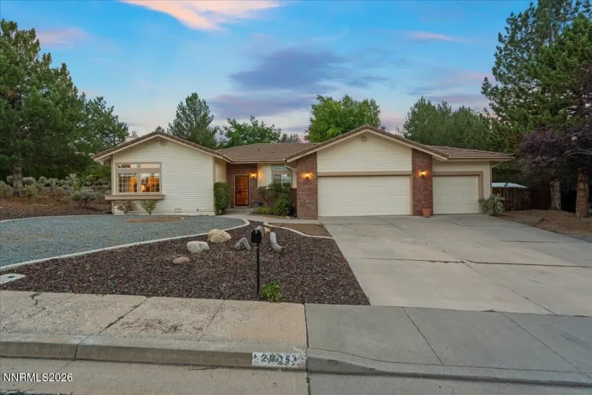 2805 Pinenut, Reno, Nevada 89509, 3 Bedrooms Bedrooms, ,2 BathroomsBathrooms,Residential,Residential,Pinenut,0,260011478