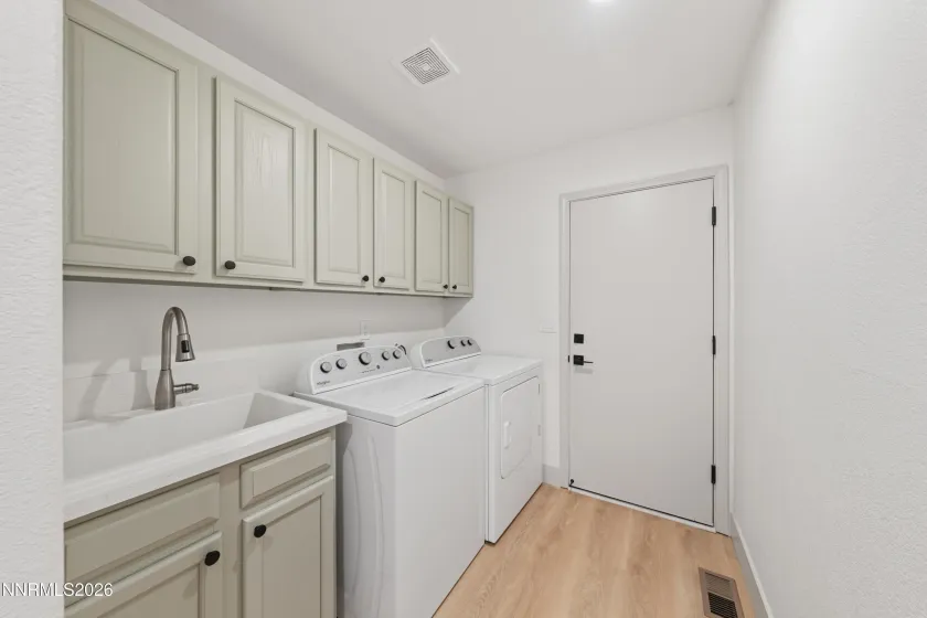485 Veronica, Sparks, Nevada 89436, 3 Bedrooms Bedrooms, ,2 BathroomsBathrooms,Residential,Residential,Veronica,0,260011481