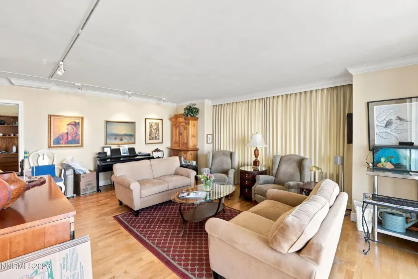 280 Island, Reno, Nevada 89501, 2 Bedrooms Bedrooms, ,2 BathroomsBathrooms,Residential,Residential,Island,0,260011483