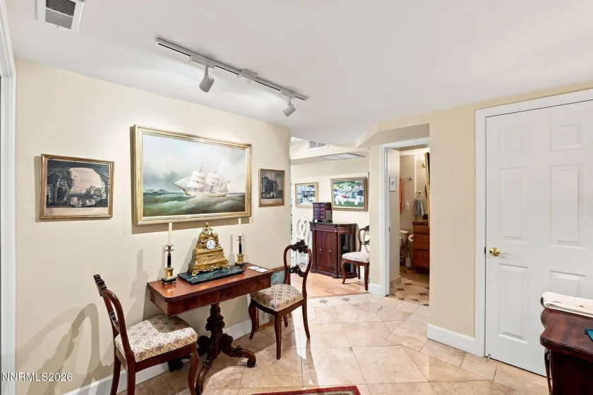 280 Island, Reno, Nevada 89501, 2 Bedrooms Bedrooms, ,2 BathroomsBathrooms,Residential,Residential,Island,0,260011483