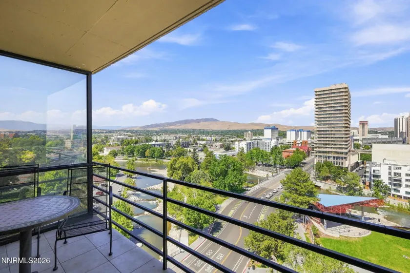 280 Island, Reno, Nevada 89501, 2 Bedrooms Bedrooms, ,2 BathroomsBathrooms,Residential,Residential,Island,0,260011483