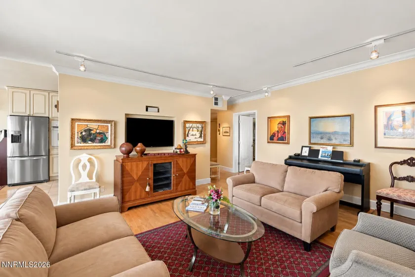 280 Island, Reno, Nevada 89501, 2 Bedrooms Bedrooms, ,2 BathroomsBathrooms,Residential,Residential,Island,0,260011483