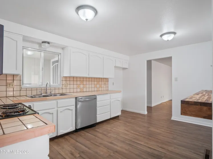 2816 Gillis, Carson City, Nevada 89701, 3 Bedrooms Bedrooms, ,2 BathroomsBathrooms,Residential,Residential,Gillis,0,260011486