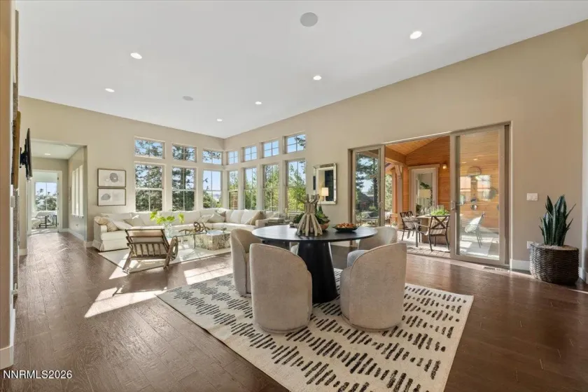5700 Nordend, Reno, Nevada 89511, 3 Bedrooms Bedrooms, ,4 BathroomsBathrooms,Residential,Residential,Nordend,0,260011500
