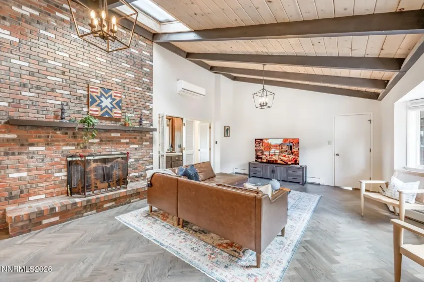 2880 Juliann, Reno, Nevada 89509, 5 Bedrooms Bedrooms, ,5 BathroomsBathrooms,Residential,Residential,Juliann,0,260011508