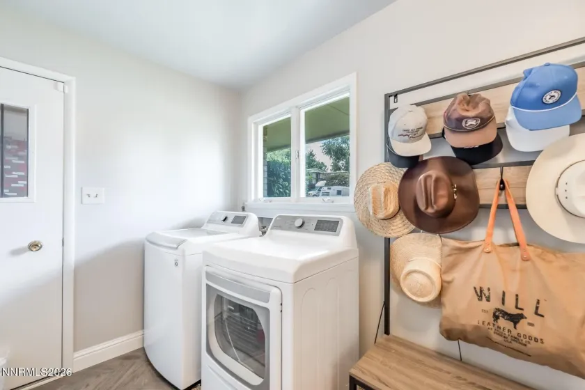 2880 Juliann, Reno, Nevada 89509, 5 Bedrooms Bedrooms, ,5 BathroomsBathrooms,Residential,Residential,Juliann,0,260011508