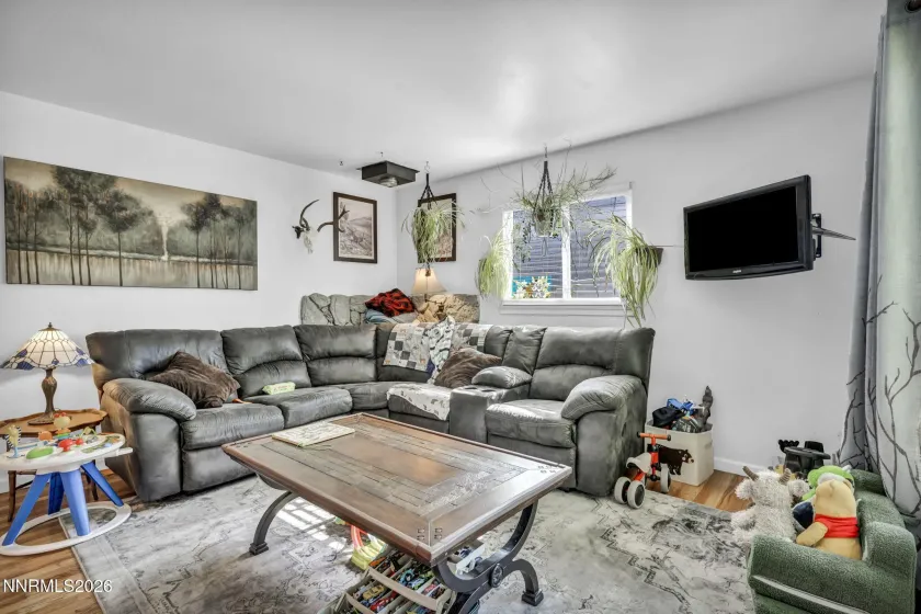 1075 Stewart, Reno, Nevada 89502, 3 Bedrooms Bedrooms, ,1 BathroomBathrooms,Residential,Residential,Stewart,0,260011514