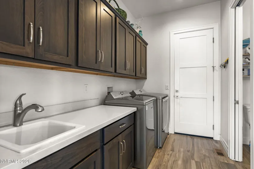 1796 Grandview, Minden, Nevada 89423, 4 Bedrooms Bedrooms, ,4 BathroomsBathrooms,Residential,Residential,Grandview,0,260011520