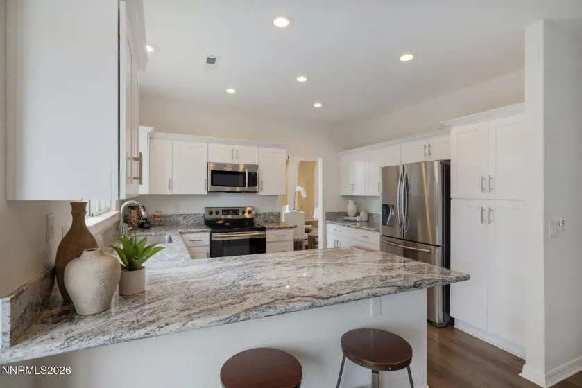 2954 Glenview, Reno, Nevada 89503, 4 Bedrooms Bedrooms, ,3 BathroomsBathrooms,Residential,Residential,Glenview,0,260011521