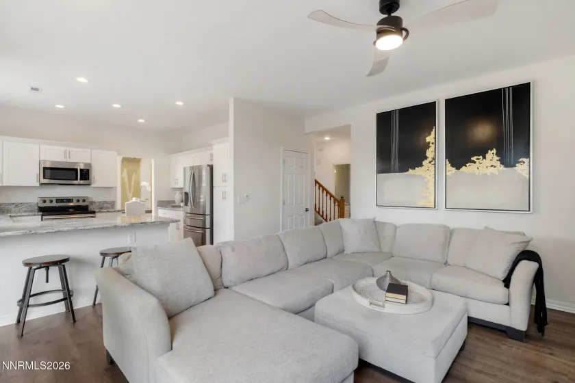 2954 Glenview, Reno, Nevada 89503, 4 Bedrooms Bedrooms, ,3 BathroomsBathrooms,Residential,Residential,Glenview,0,260011521