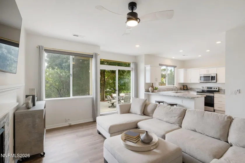 2954 Glenview, Reno, Nevada 89503, 4 Bedrooms Bedrooms, ,3 BathroomsBathrooms,Residential,Residential,Glenview,0,260011521