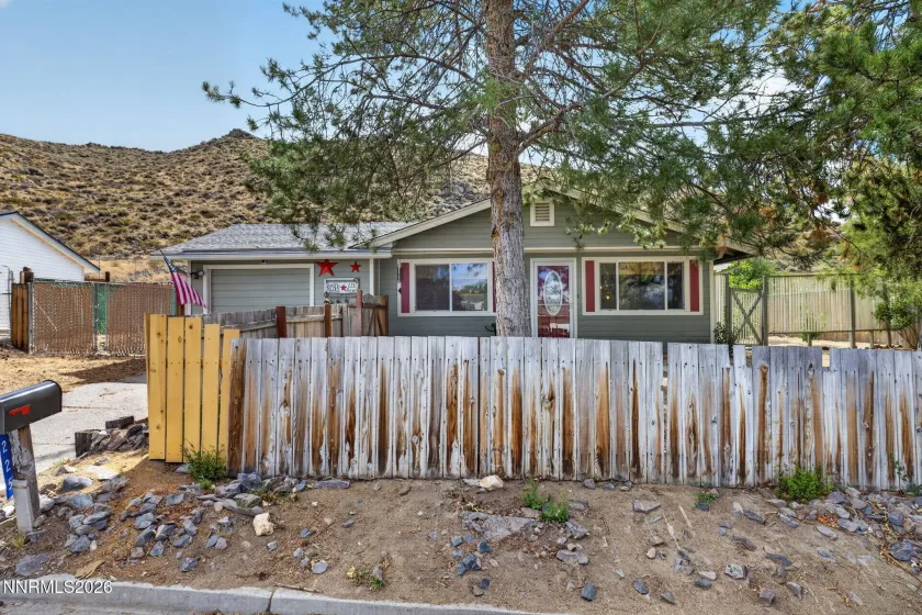 225 Palace, Reno, Nevada 89506, 4 Bedrooms Bedrooms, ,2 BathroomsBathrooms,Residential,Residential,Palace,0,260011524