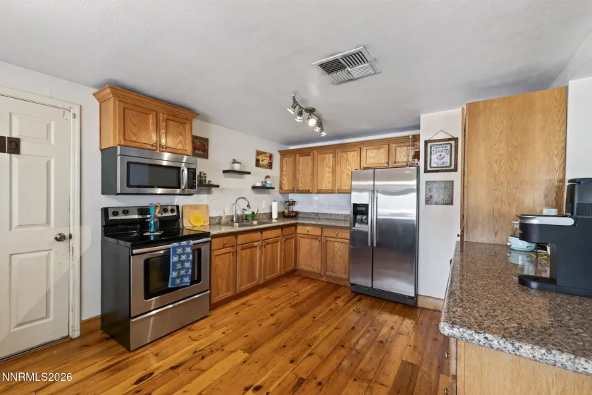 225 Palace, Reno, Nevada 89506, 4 Bedrooms Bedrooms, ,2 BathroomsBathrooms,Residential,Residential,Palace,0,260011524