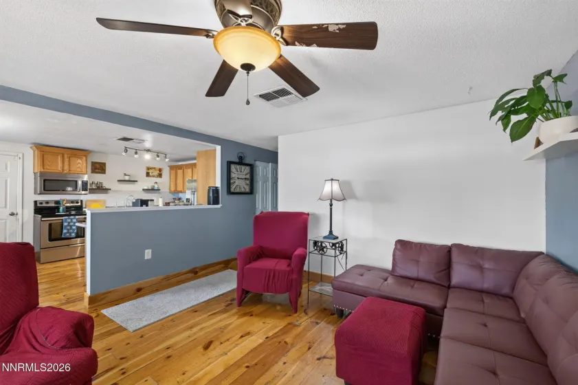 225 Palace, Reno, Nevada 89506, 4 Bedrooms Bedrooms, ,2 BathroomsBathrooms,Residential,Residential,Palace,0,260011524