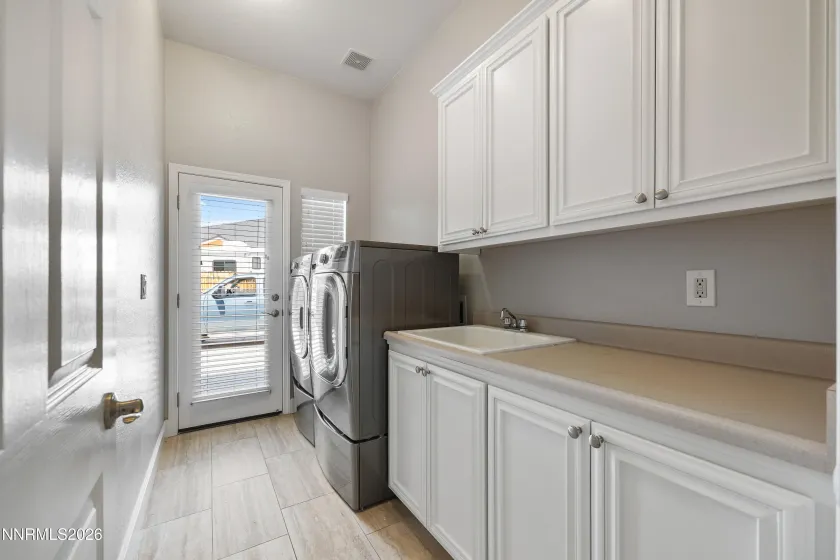 1139 Fuggles, Sparks, Nevada 89441, 3 Bedrooms Bedrooms, ,3 BathroomsBathrooms,Residential,Residential,Fuggles,0,260011531