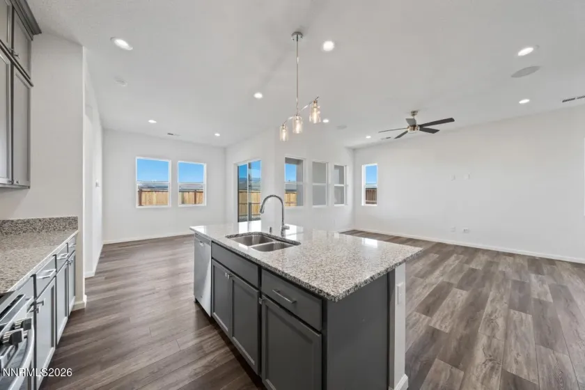 7348 Oakmont, Sparks, Nevada 89436, 2 Bedrooms Bedrooms, ,2 BathroomsBathrooms,Residential,Residential,Oakmont,0,260011533