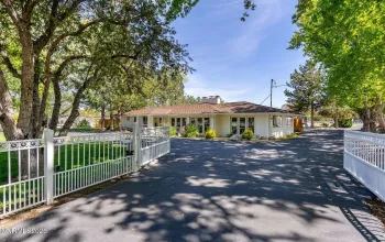 990 Del Monte, Reno, Nevada 89511, 4 Bedrooms Bedrooms, ,3 BathroomsBathrooms,Residential,Residential,Del Monte,0,260011535