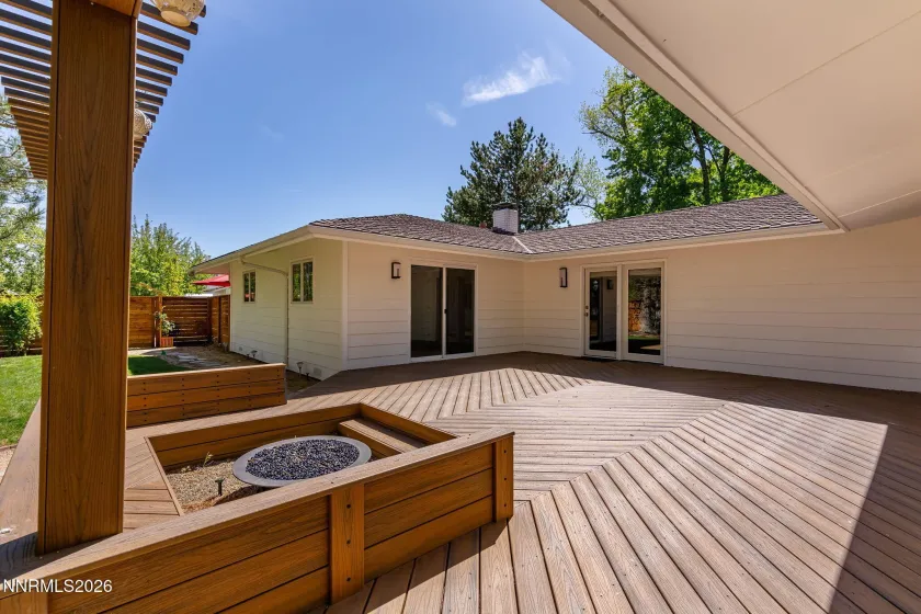 990 Del Monte, Reno, Nevada 89511, 4 Bedrooms Bedrooms, ,3 BathroomsBathrooms,Residential,Residential,Del Monte,0,260011535