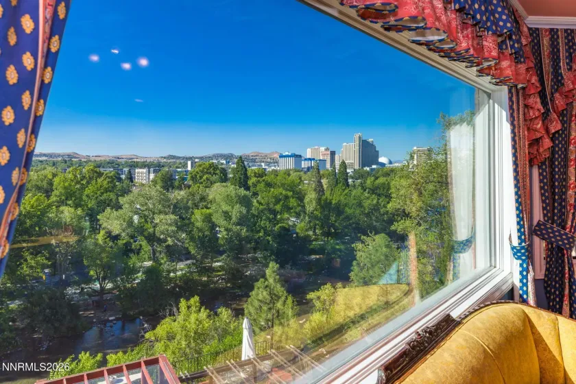 745 California, Reno, Nevada 89509, 5 Bedrooms Bedrooms, ,6 BathroomsBathrooms,Residential,Residential,California,0,260011537